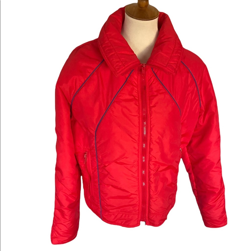 High quality Vintage Skyr ski jacket size XL but runs small. Check measu…